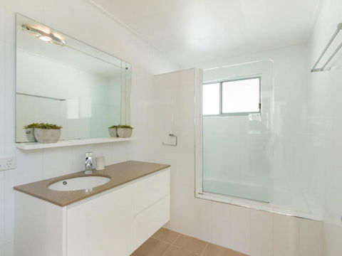 At Melaleuca 3 - Tourism Search 1