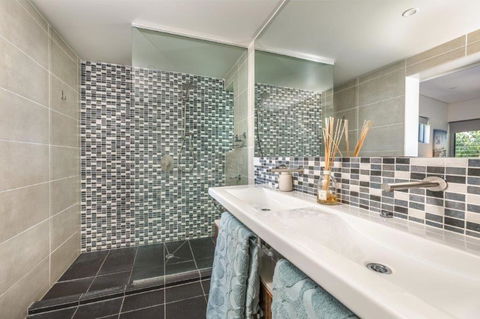 At Waves Penthouse Unit15 - Tourism Search 2
