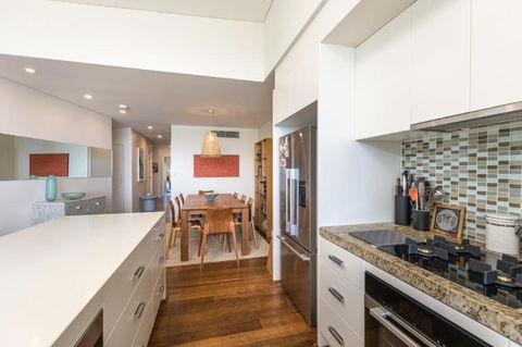 At Waves Penthouse Unit15 - Tourism Search 3