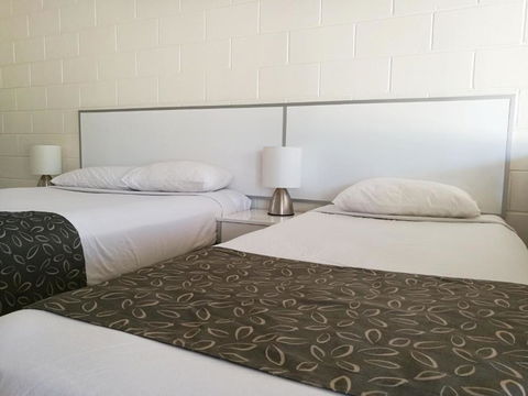 Augathella Motel & Caravan Park - Tourism Search 4