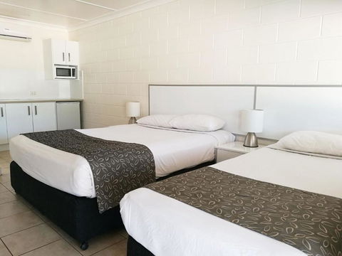 Augathella Motel & Caravan Park - Tourism Search 0