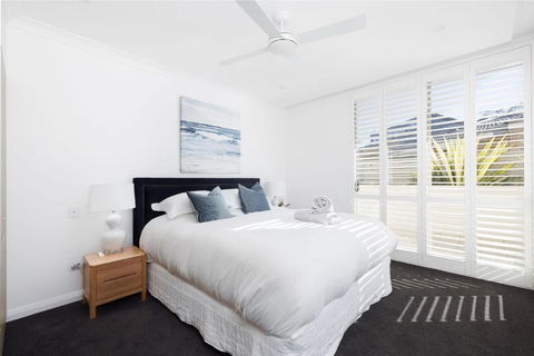 Aura 3 Spectacular Beachside Views - Tourism Search 4