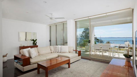Aura 2 Apartment With Spectacular Views - Tourism Search 3
