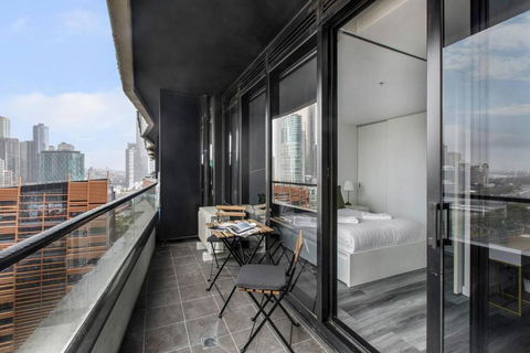 Aura Off Flinders Lane - A City Centre Balcony Abode - Tourism Search 3