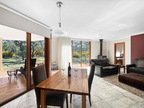 Aurora Cottages - Six Seasons - Tourism Search 1