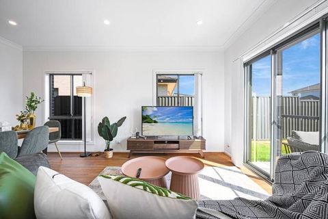Austral Mordern House 10ppl - Tourism Search 0