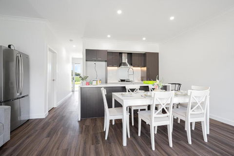 Austral Warm 4br House With Parking&WiFi - Tourism Search 1