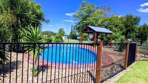 Australian Homestead Motor Lodge - Tourism Search 4