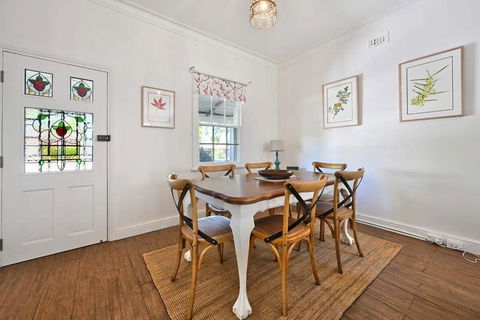 Autumn Leaf Cottage - Heritage Charm, Close To CBD - Tourism Search 3