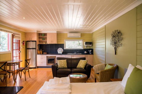 Avalon Private Spa Villa With Beautiful Tree Views - Tourism Search 3