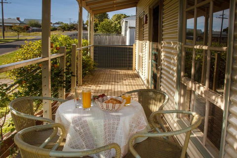 Aveley - Daylesford - Tourism Search 0