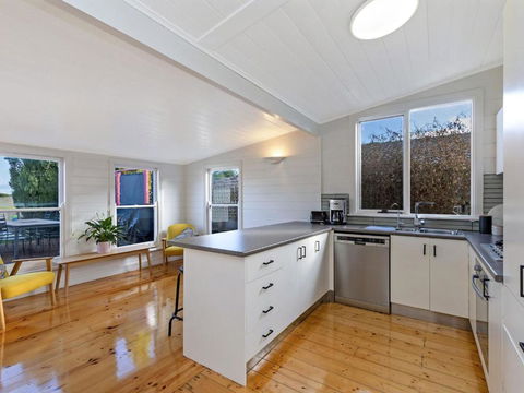 Avery Cottage - Tourism Search 1