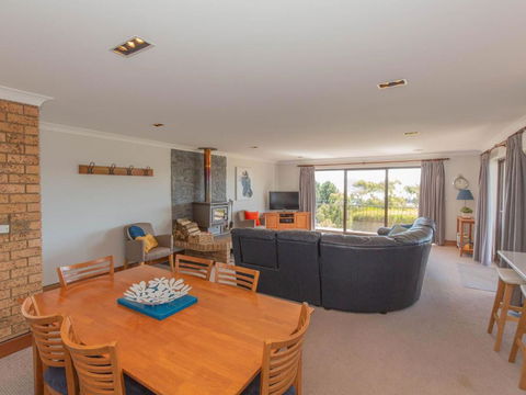 Aviemore 4 14 Cobbodah Street - Tourism Search 2