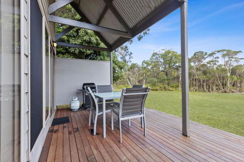 Avon - Waterfront Retreat - Tourism Search 1