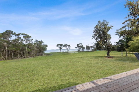 Avon - Waterfront Retreat - Tourism Search 2