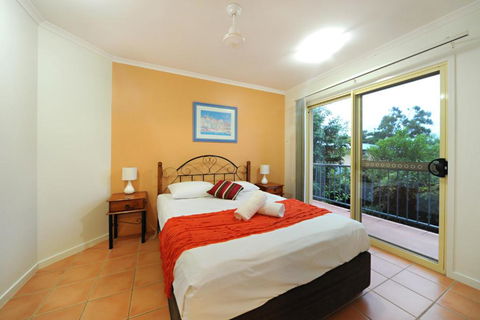 At Beach Court Holiday Villas - Tourism Search 2
