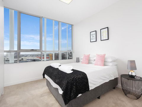As The Sun Sets - Modern And Spacious 2BR Zetland Apartment Facing The Setting Sun - Tourism Search 4