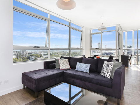 As The Sun Sets - Modern And Spacious 2BR Zetland Apartment Facing The Setting Sun - Tourism Search 0