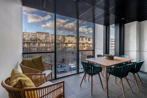 Architectural Delight On Lonsdale - Tourism Search 0