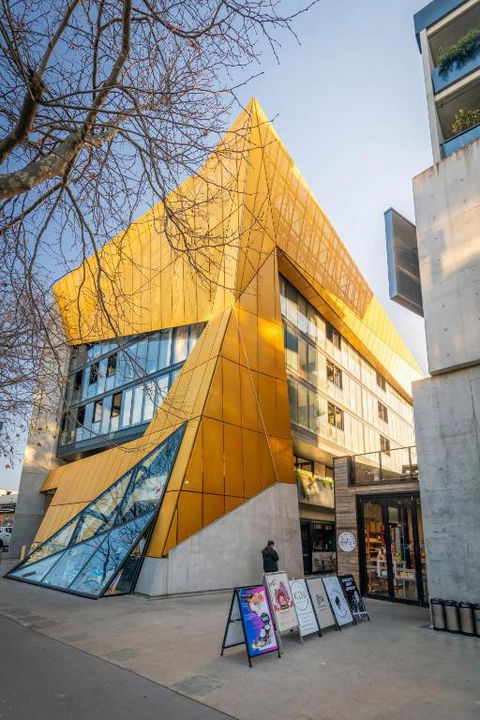 Architectural Delight On Lonsdale - Tourism Search 1
