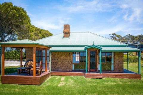Apollo Bay Cottages- Sugarloaf - Tourism Search 2