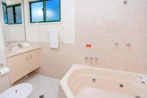 NRMA Bowen Beachfront Holiday Park - Tourism Search 14