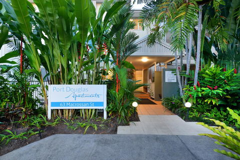Port Douglas Apartments - Adults Only Oasis - Tourism Search 14