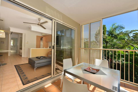 Port Douglas Apartments - Adults Only Oasis - Tourism Search 5