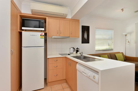 Port Douglas Apartments - Adults Only Oasis - Tourism Search 8