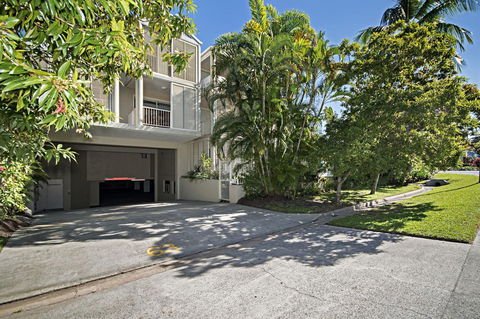 Port Douglas Apartments - Adults Only Oasis - Tourism Search 43