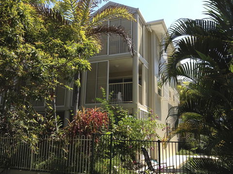 Port Douglas Apartments - Adults Only Oasis - Tourism Search 38