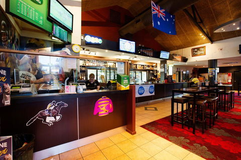 Glenmore Tavern - Tourism Search 21