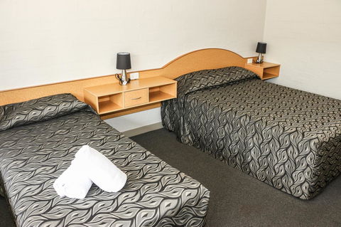 Salisbury Hotel Motel - Tourism Search 10