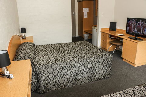 Salisbury Hotel Motel - Tourism Search 9