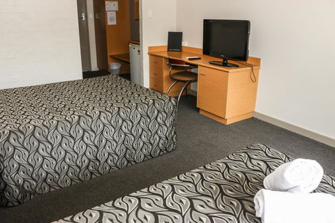 Salisbury Hotel Motel - Tourism Search 16