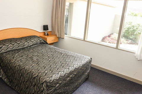 Salisbury Hotel Motel - Tourism Search 23