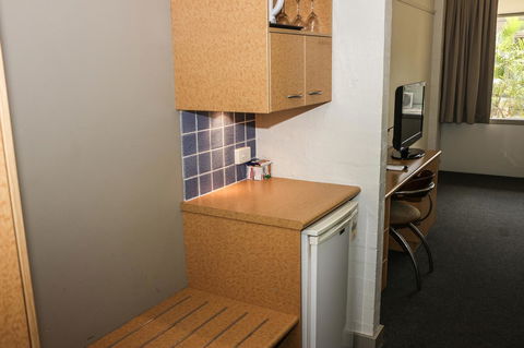 Salisbury Hotel Motel - Tourism Search 14