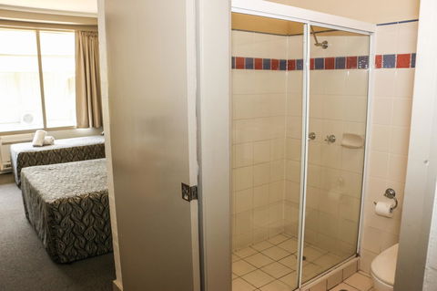 Salisbury Hotel Motel - Tourism Search 13