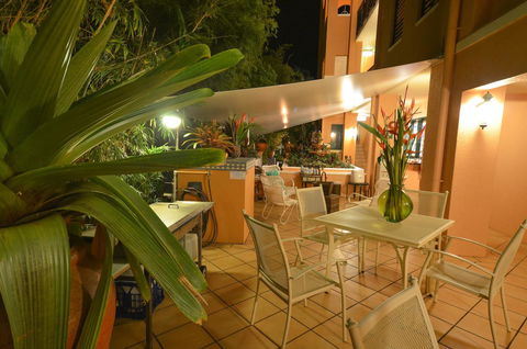Martinique On Macrossan - Tourism Search 15