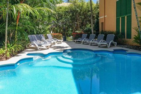Martinique On Macrossan - Tourism Search 14