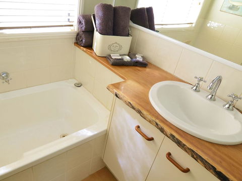 Apple Tree Cottage Montville - Tourism Search 10