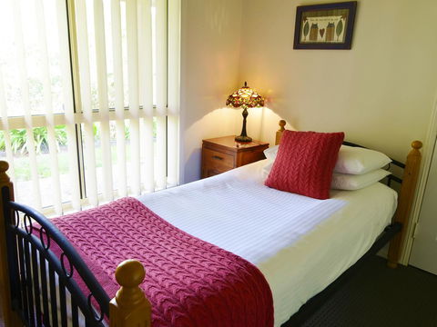 Apple Tree Cottage Montville - Tourism Search 9