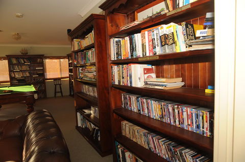 Waterfront At White Patch - Tourism Search 11