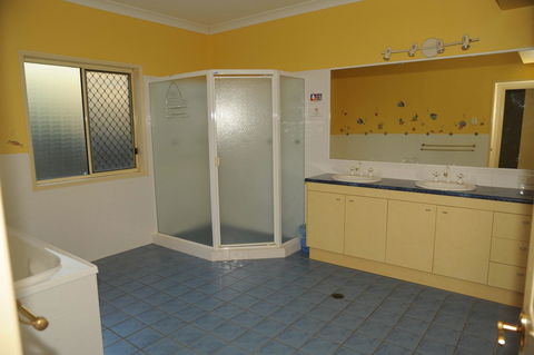 Waterfront At White Patch - Tourism Search 5