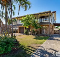 Family Holiday Haven on Boronia 100m to Beach - Tourism Search