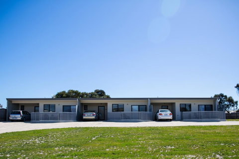 Island Quarters - Tourism Search 1