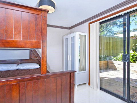 'Beach Break 2', 2/10 Lionel St - Downstairs Unit With Aircon - Tourism Search 1