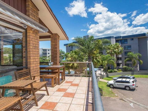 'COLUMBIA VIEWS', 2/9 COLUMBIA CLOSE - AIRCON, WIFI, NETFLIX, VIEWS & BOAT PARKING - Tourism Search 1