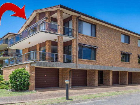 'COLUMBIA VIEWS', 2/9 COLUMBIA CLOSE - AIRCON, WIFI, NETFLIX, VIEWS & BOAT PARKING - Tourism Search 0
