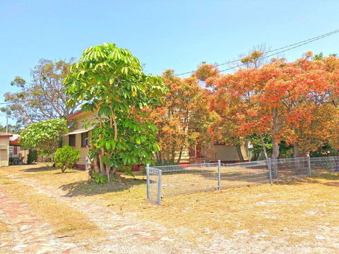 'Daves Place', 27 Rigney St - Holiday House With WIFI, Aircon & Boat Parking - Tourism Search 0
